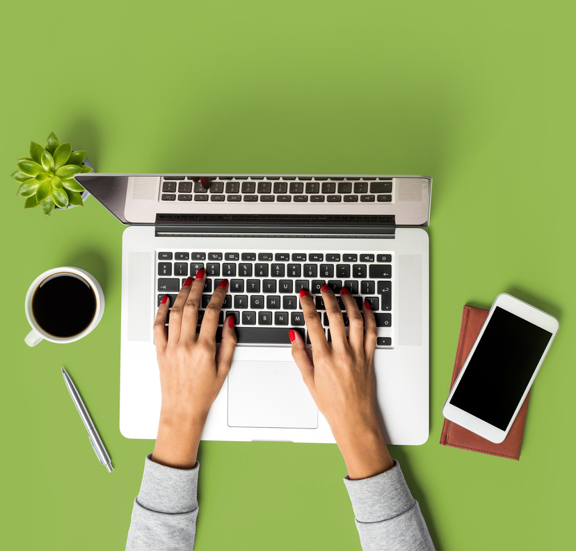 A small business professional doing a reverse phone number lookup on the BellesLink people search platform.